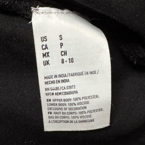 American Eagle Vintage black lighted fitted top. - Picture 4 of 5